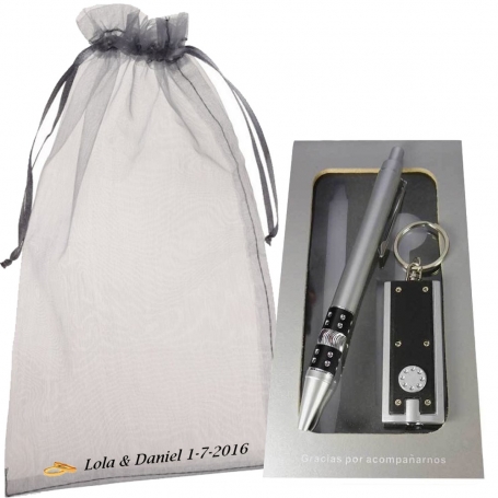 Chaveiro e lanterna detalhes de casamento personalizados