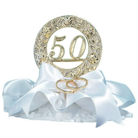 Figura bolo alianças bodas de ouro