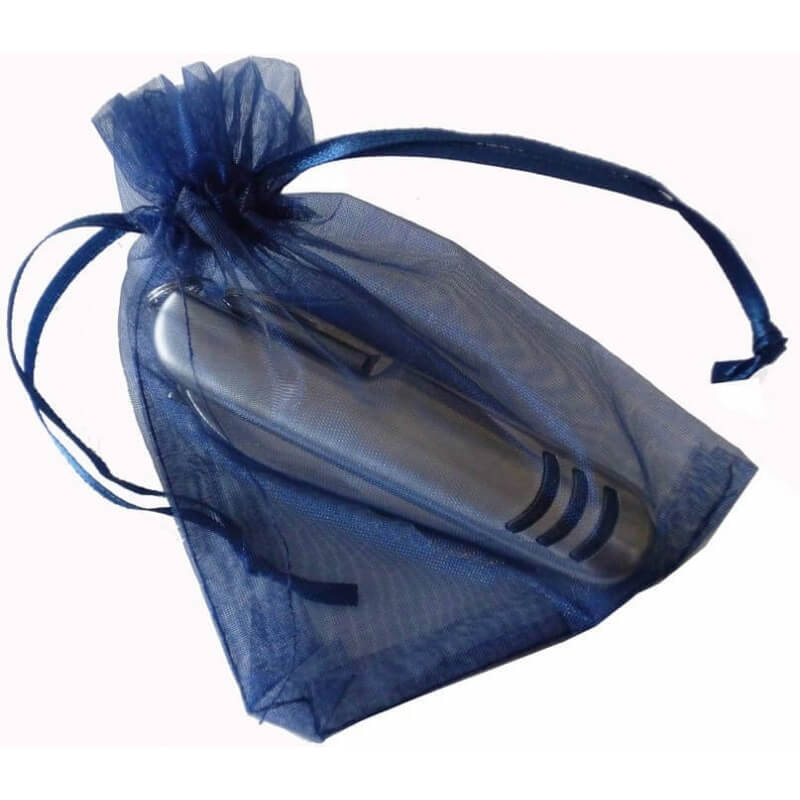Canivete multiferramentas em bolsa de organza