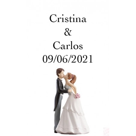 Vinho tinto decorado com adesivo de casamento personalizado
