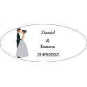 Adesivo oval personalizado para casamento com todas as aventuras