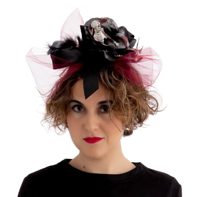 Tiara flor preto vermelho 21 x 10 x 25 cm