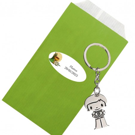 Chaveiro de menino da comunhão em envelope kraft verde personalizado
