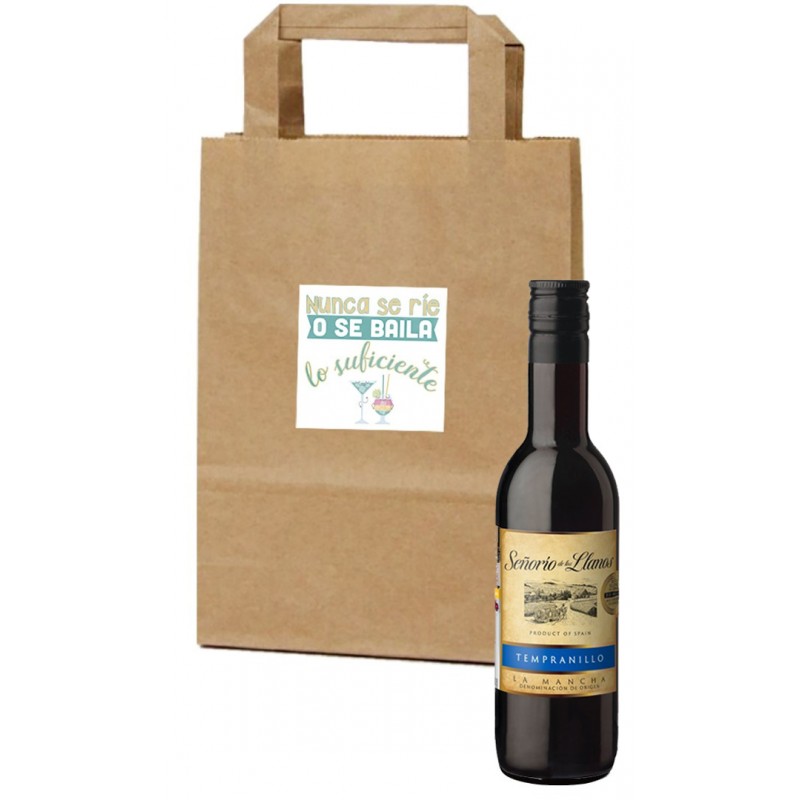 Botelha de vinho em bolsa de papel com adesivo de frase