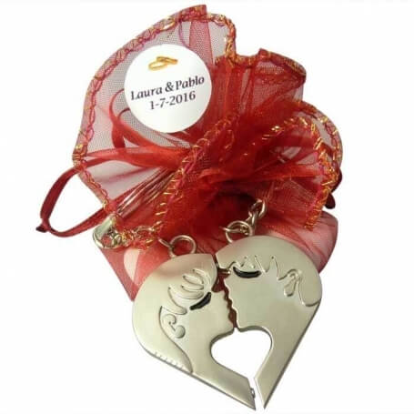 Chaveiros personalizados para noivos e noivas