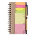 Caderno com notas adesivas