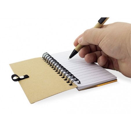 Caderno com notas adesivas