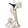Figura de noivos elegantes para detalhes convidados casamento