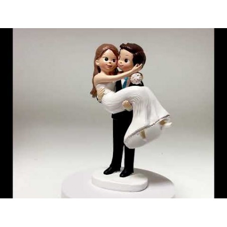 Figura de bolo de casamento noiva nos braços
