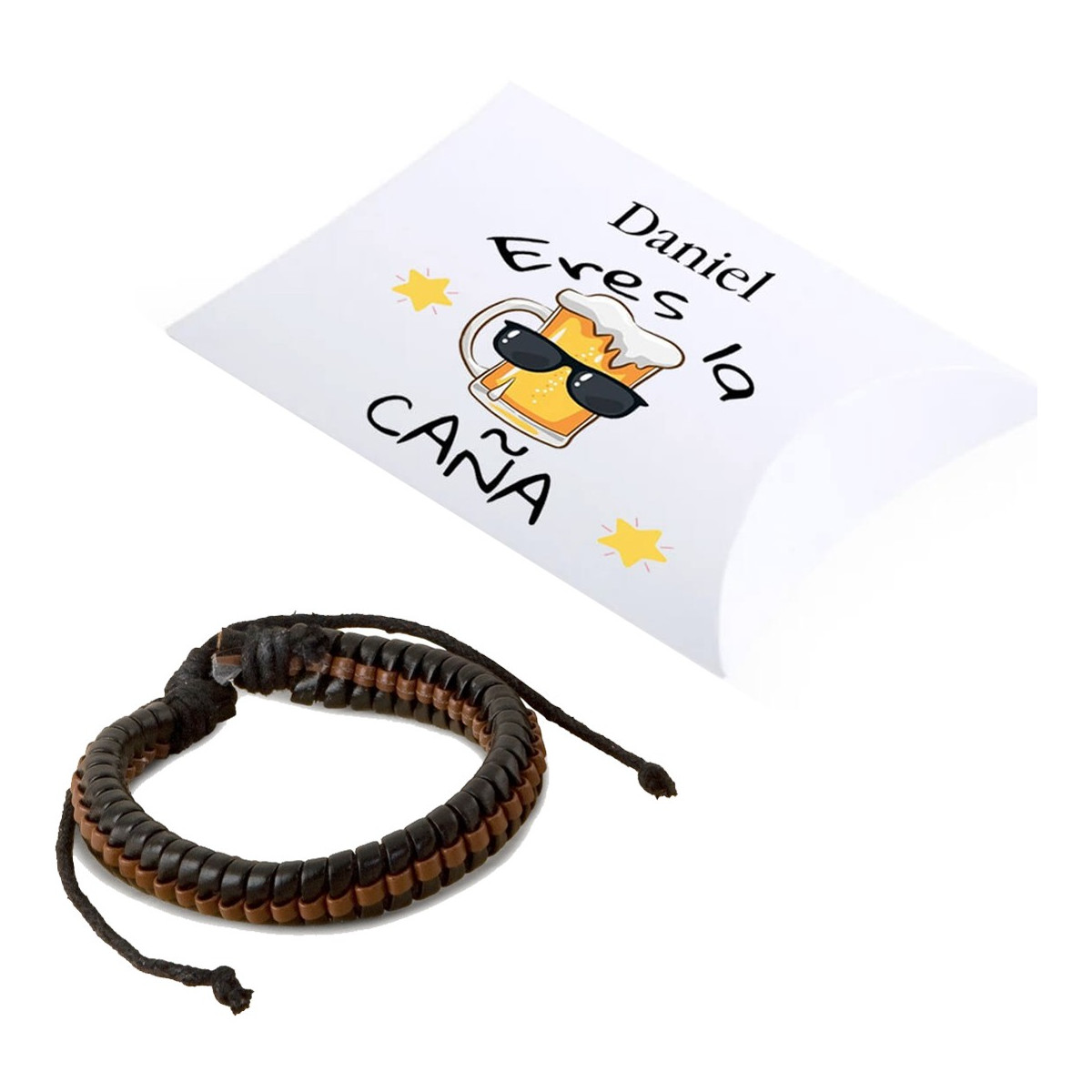 Pulseira trançada com nome do convidado em adesivo personalizado e caixa de presente