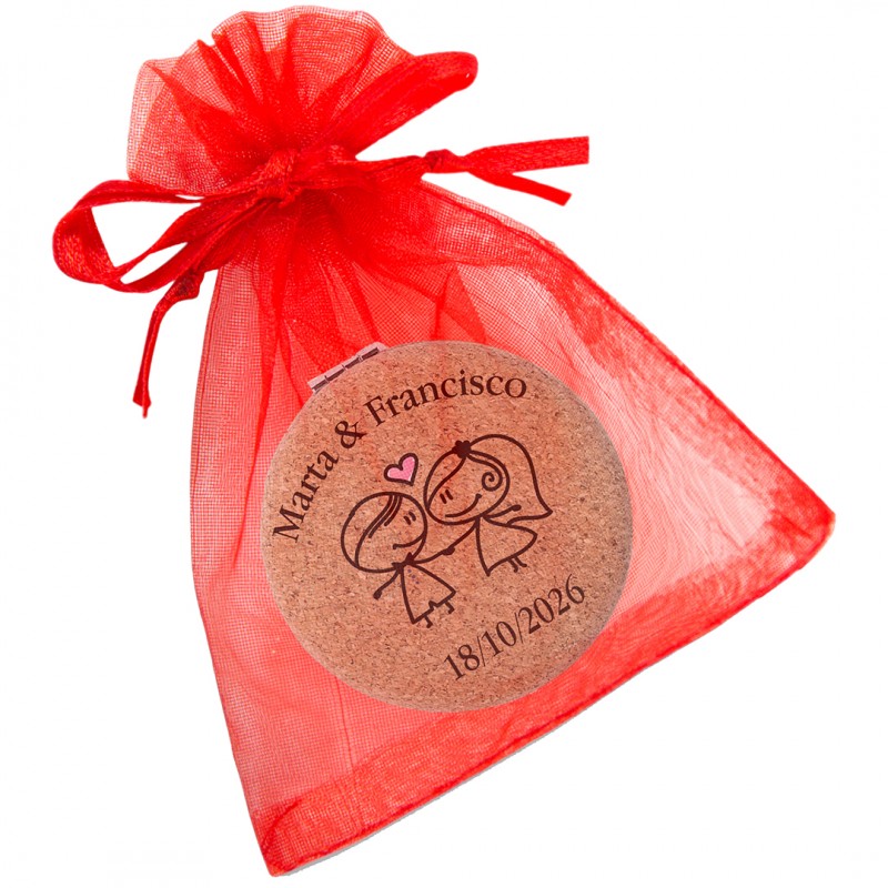 Espelho personalizado para casamento com nome e data apresentado em bolsa de organza vermelha