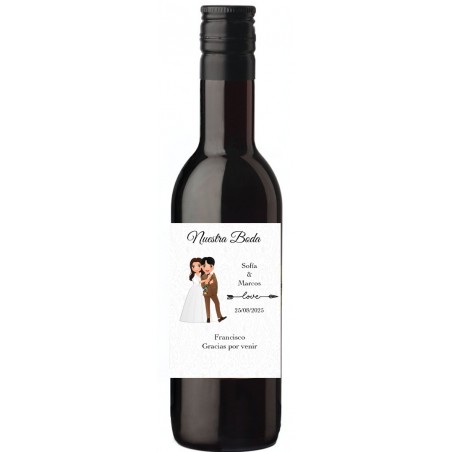 Vinho personalizado com nome do convidado e dos noivos apresentado em bolsa com dedicatória
