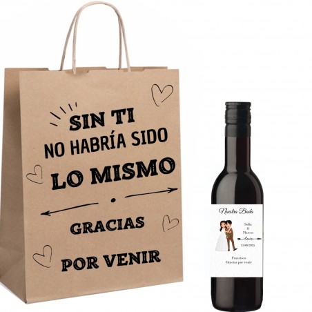 Vinho personalizado com nome dos convidados e dos noivos apresentado em bolsa com dedicatória