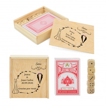 Baralho de cartas e dados em caixa de madeira personalizada com nomes, data e frase de agradecimento