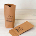 Enfeite de natal em formato de coruja de madeira em saco de papel kraft com frase dedicatória