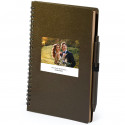 Caderno masculino cor café e com adesivo personalizado com foto de casamento