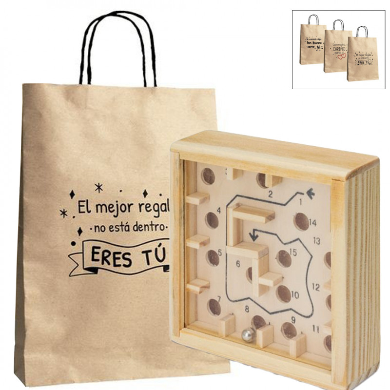 Labirinto com bolinhas de gude em caixa de madeira e apresentado em saco de papel com mensagens