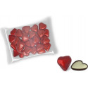 Copo de shot e coração de chocolate personalizado com adesivos com imagem apresentada no porta malas