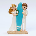 Figura pastel casamento na praia com prancha de surf