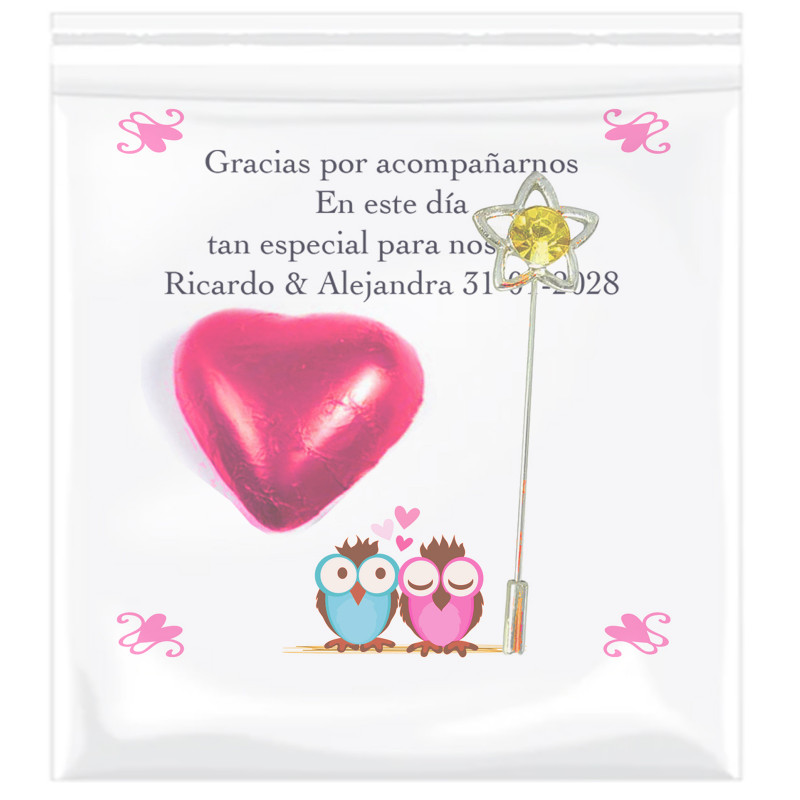 Broche de noiva com cartão personalizado e chocolate de coração
