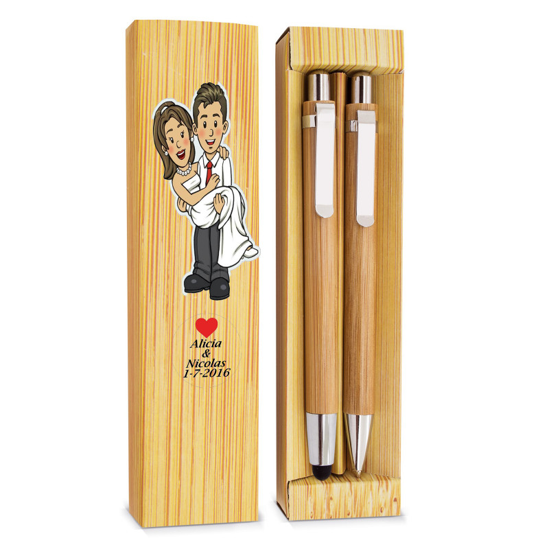 Caneta esferográfica e lapiseira em caixa de papelão para um presente de casamento personalizado.