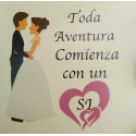 Três em linhas de madeira com bolsa de presente e adesivo de casamento