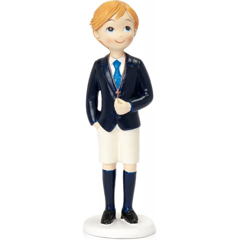 Figura de menino de comunhão com shorts