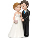 Topo de bolo de casamento com noivos apaixonados