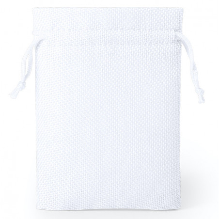 Chaveiro de casal de noivos apresentado em bolsa branca de tecido rústico