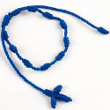 Rosário juvenil de cordão na cor azul com cartão de comunhão personalizado para dedicatória