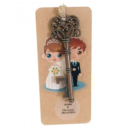 Abridor de garrafas em forma de chave antiga decorado com adesivos de casamento e personalizável