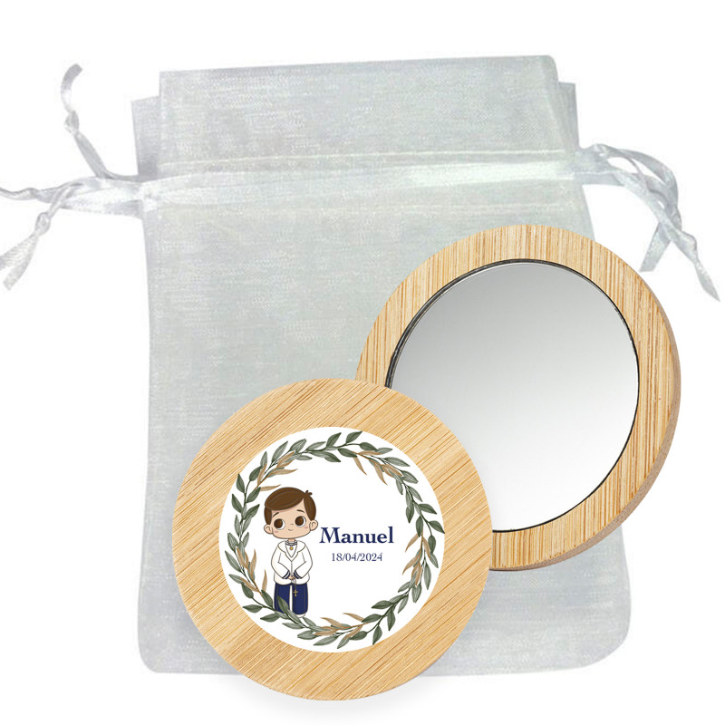 Espelho de madeira com adesivo de comunhão personalizado em bolsa de organza para presentear