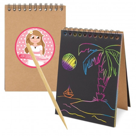 Caderno raspado para desenhar multicolorido apresentado para comunhão com adesivo de menina