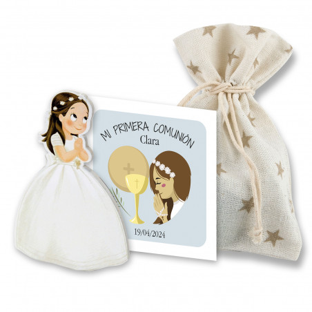 Figura de menina da comunhão com cartão personalizável em saco de pano