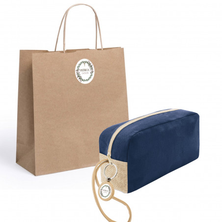 Necessaire com chaveiro personalizado em bolsa com adesivo