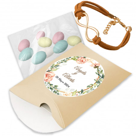 Pulseira de infinito dourada com amêndoas em confeiteiro para presentear