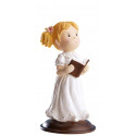 Figura de menina da comunhão em uma bolsa de pano com um cartão personalizável