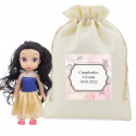 Boneca princesa em bolsa de pano com adesivo personalizado