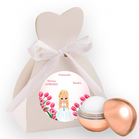 Esfera de cacau em caixa com adesivo personalizado para detalhes de comunhão de menina