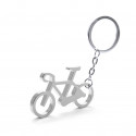 Chaveiro de bicicleta prateado em envelope kraft com adesivo personalizado de comunhão de menino