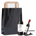 Garrafa de vinho personalizada com saca rolhas personalizado apresentada em saco kraft preto