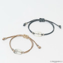 Pulseira de cordão com pingente de cruz em envelope com adesivo de comunhão personalizado para meninas.