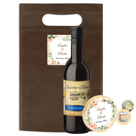 Pequena garrafa de vinho presente com abridor magnético personalizado em saco de presente