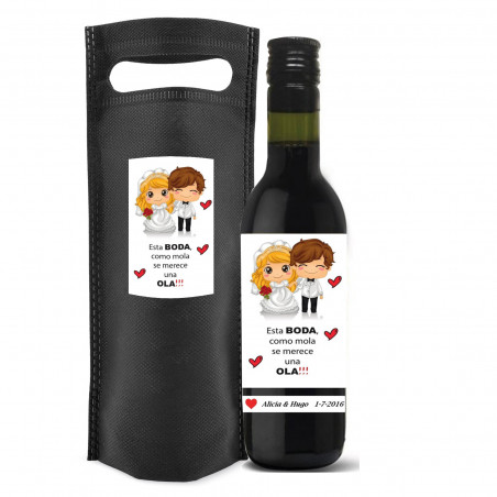 Botelha de vinho com adesivos para casamentos