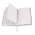 Caderno com capa em cor prata metalizada com corações