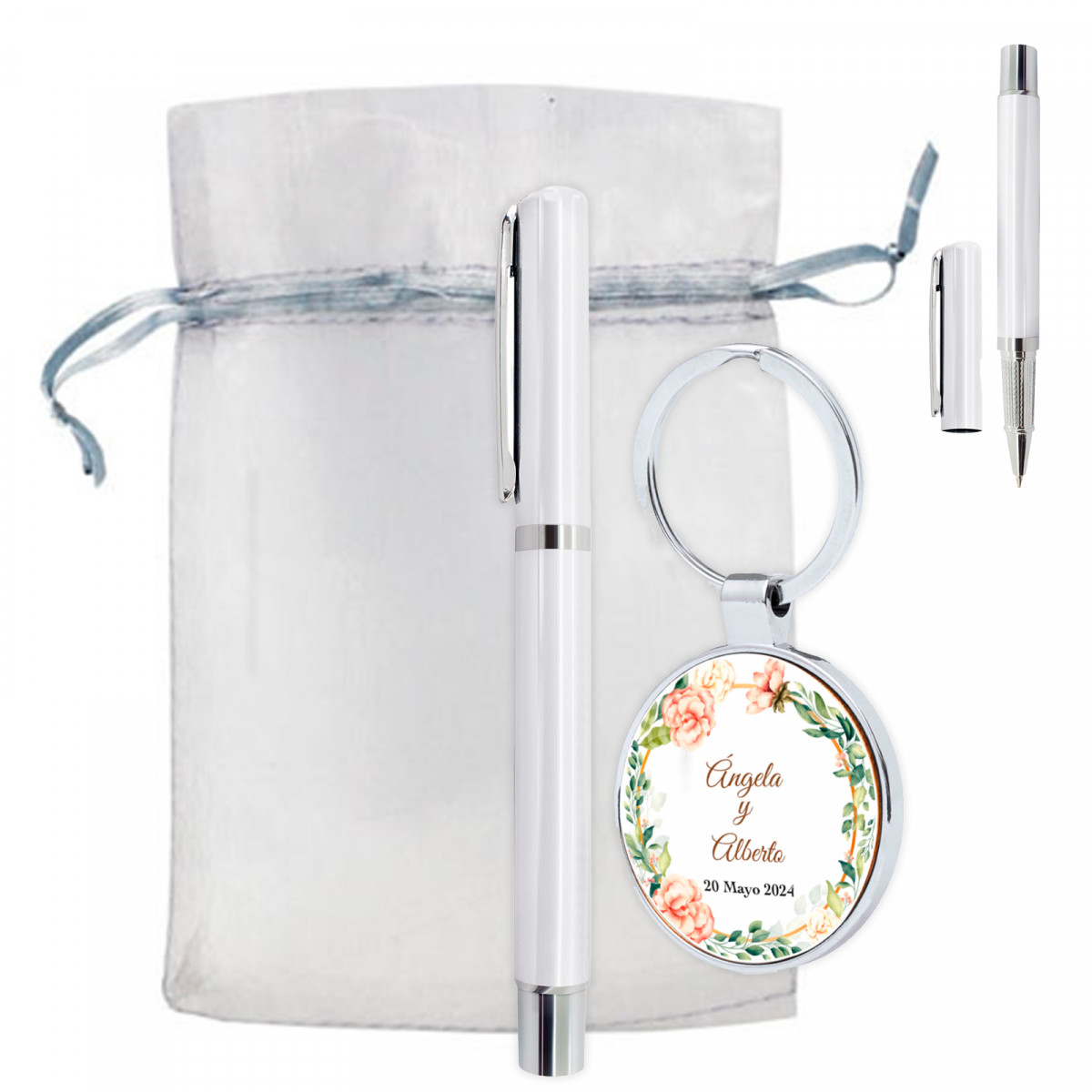 Chaveiro e caneta personalizados em saquinho de organza para presente