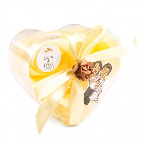 Sabonetes de casamento personalizados em formato de rosas com adesivos para noivos