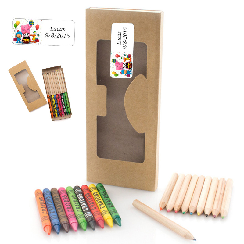Lápis e ceras de cores em caixa tipo kraft com adesivo personalizado para detalhes