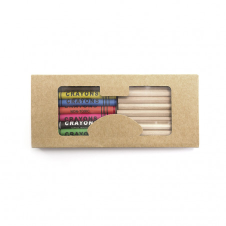 Lápis e ceras de cores em caixa tipo kraft com adesivo personalizado para detalhes