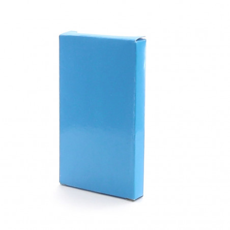 Livro para colorir com estojo de giz de cera vermelho apresentado em bolsa metalizada e adesivo personalizado de aniversário
